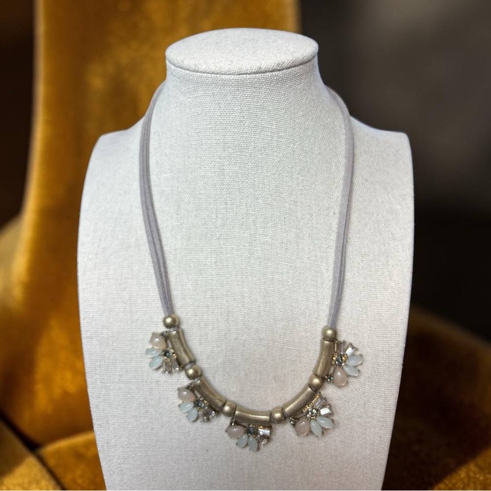 Loft Outlet Statement Bib Necklace in Soft Gray